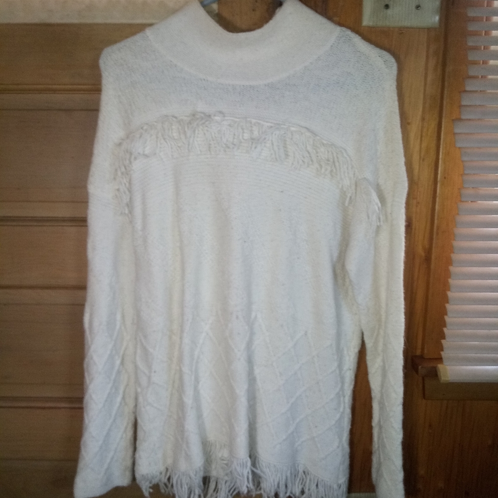 CREAM COLOR SWEATER WITH FRINGE